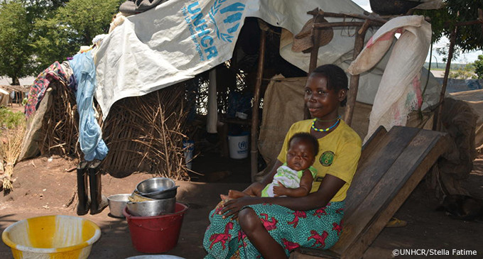 中央アフリカ共和国では 貧しい村人が難民を受け入れunhcrはコンゴ民主共和国での襲撃から逃れた難民を支援 国連unhcr協会